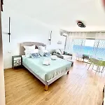 Casa Sud Menton Charmant Studio Renove Front De Mer, Terrasse Soleil & Parking Apartament *