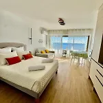 Casa Sud Front De Mer, Terrasse Plein Soleil, Vue Panoramique Et Parking * Μεντόν