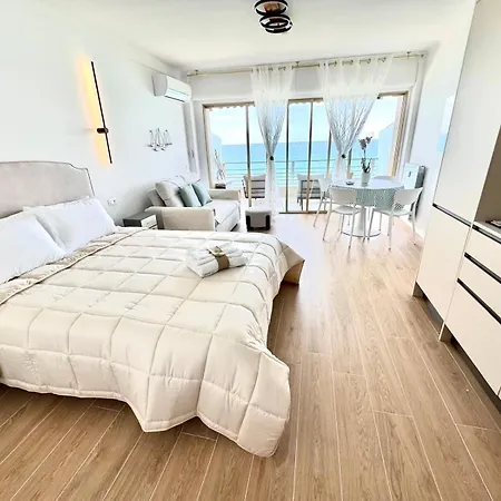 Casa Sud Menton Front De Mer Exceptionnel, Terrasse, Parking & Climatisation Inclus Apartman