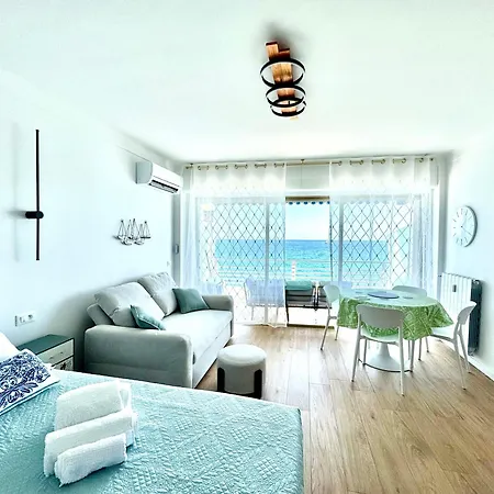 Casa Sud Menton Front De Mer Exceptionnel, Terrasse, Parking & Climatisation Inclus * Menton