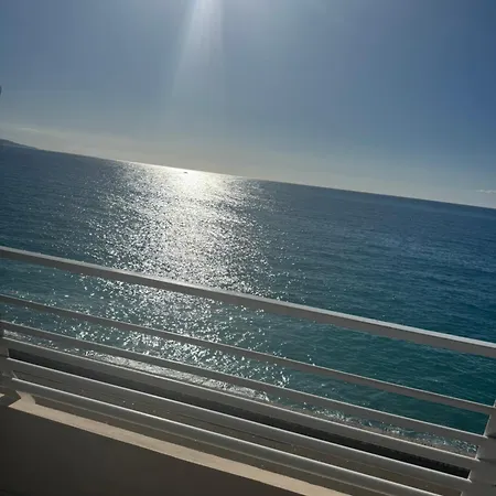 Casa Sud Menton Front De Mer Exceptionnel, Terrasse, Parking & Climatisation Inclus * Menton