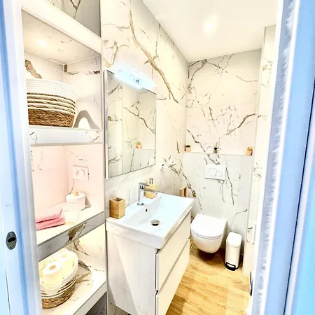 Casa Sud Menton Front De Mer Exceptionnel, Terrasse, Parking & Climatisation Inclus Apartman *