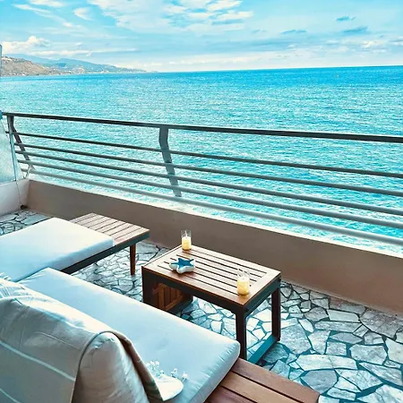 Casa Sud Menton Front De Mer Exceptionnel, Terrasse, Parking & Climatisation Inclus Apartman *