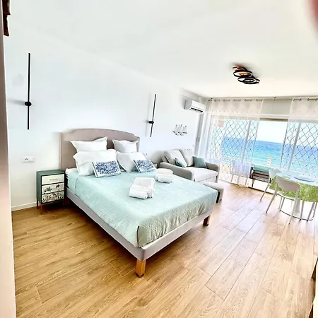 Casa Sud Menton Front De Mer Exceptionnel, Terrasse, Parking & Climatisation Inclus Apartman *