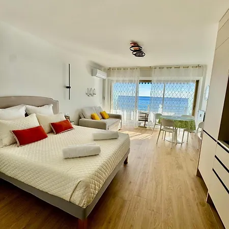 Casa Sud Menton Front De Mer Exceptionnel, Terrasse, Parking & Climatisation Inclus * Menton