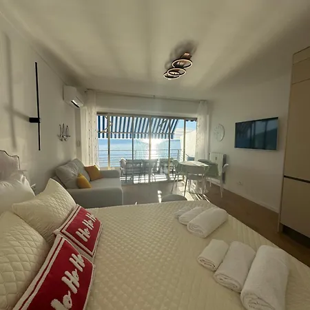 Casa Sud Menton Front De Mer Exceptionnel, Terrasse, Parking & Climatisation Inclus Apartman