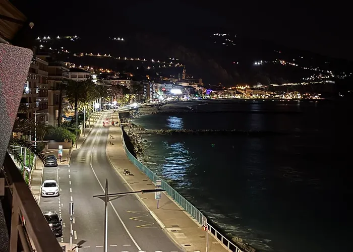 Casa Sud Front De Mer, Terrasse Plein Soleil, Vue Panoramique Et Parking * Menton