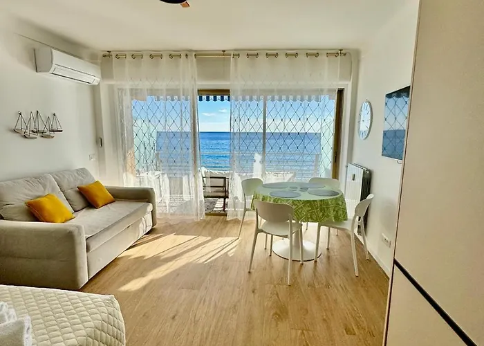 Apartmán Casa Sud Front De Mer, Terrasse Plein Soleil, Vue Panoramique Et Parking Menton