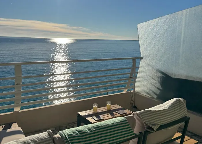 Apartamento Casa Sud Front De Mer, Terrasse Plein Soleil, Vue Panoramique Et Parking Menton