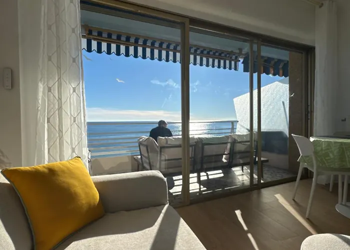 Casa Sud Front De Mer, Terrasse Plein Soleil, Vue Panoramique Et Parking Menton